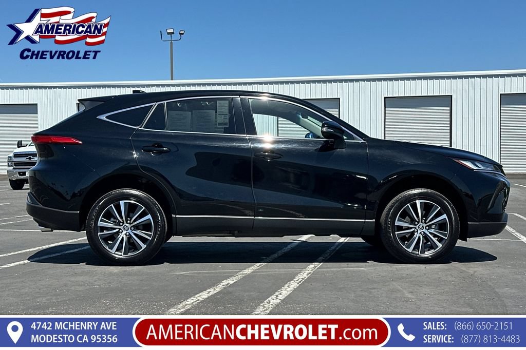 Used 2024 Toyota Venza LE AWD/4WD image 4