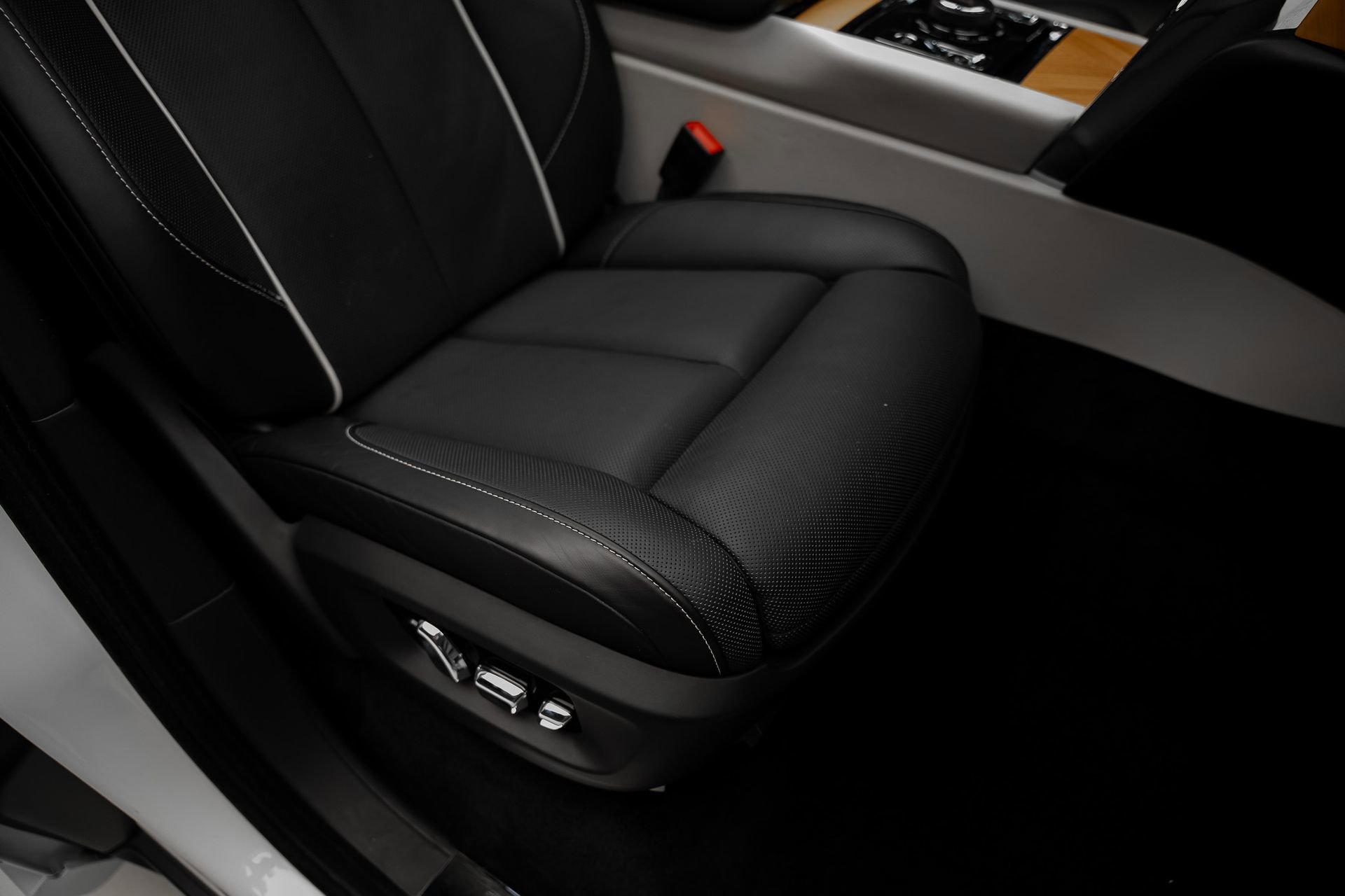 Used 2019 Rolls-Royce Cullinan AWD/4WD image 65