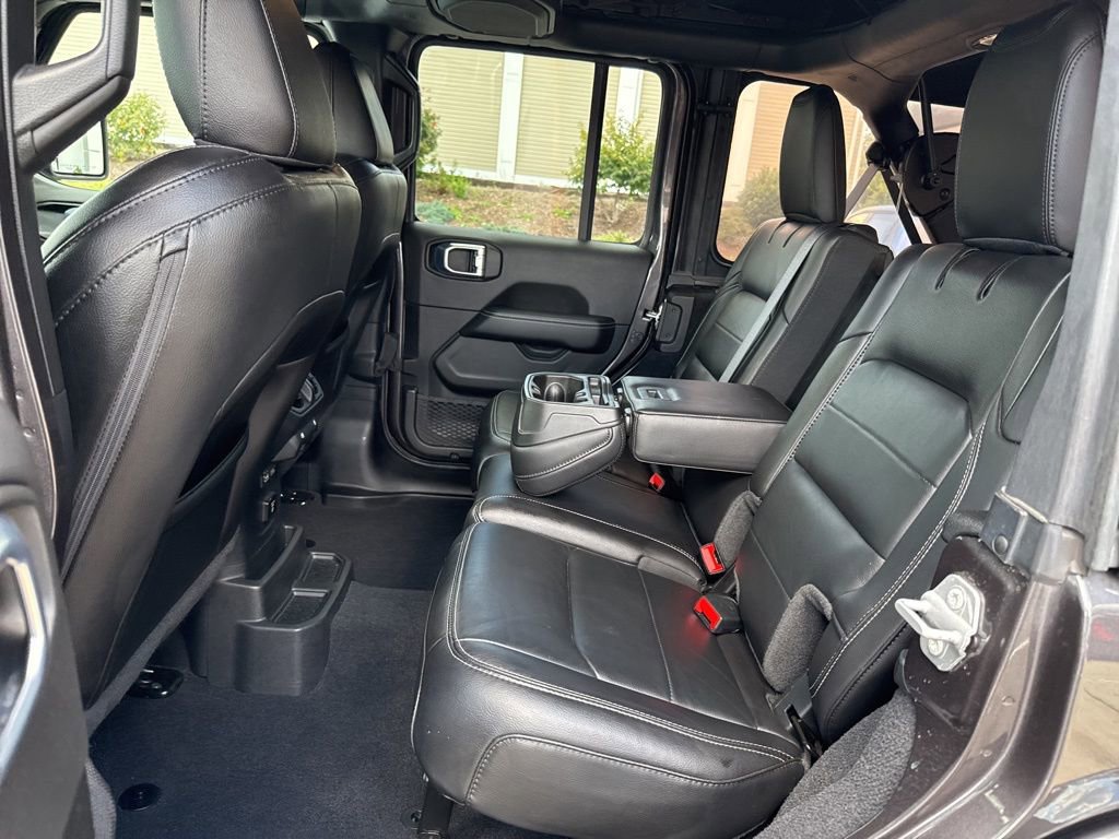 Used 2021 Jeep Wrangler Unlimited Sahara image 40