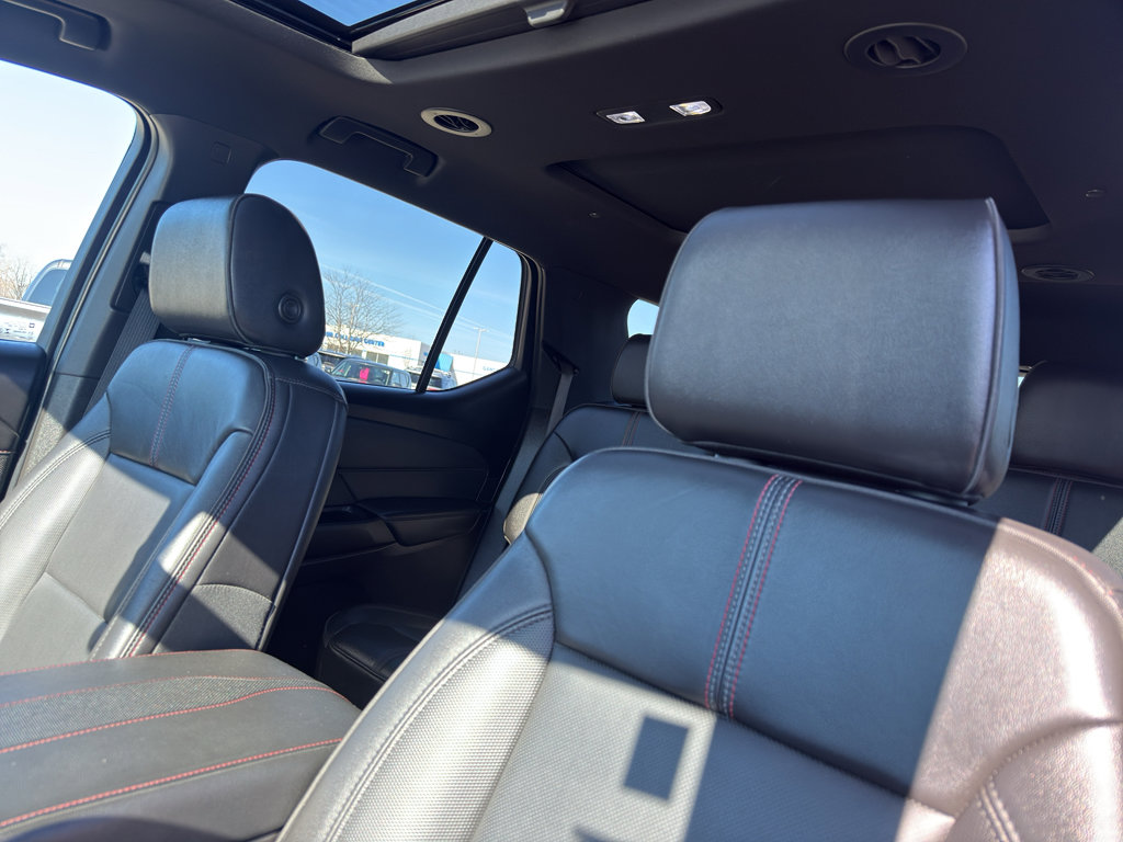 Used 2023 Chevrolet Traverse RS image 28
