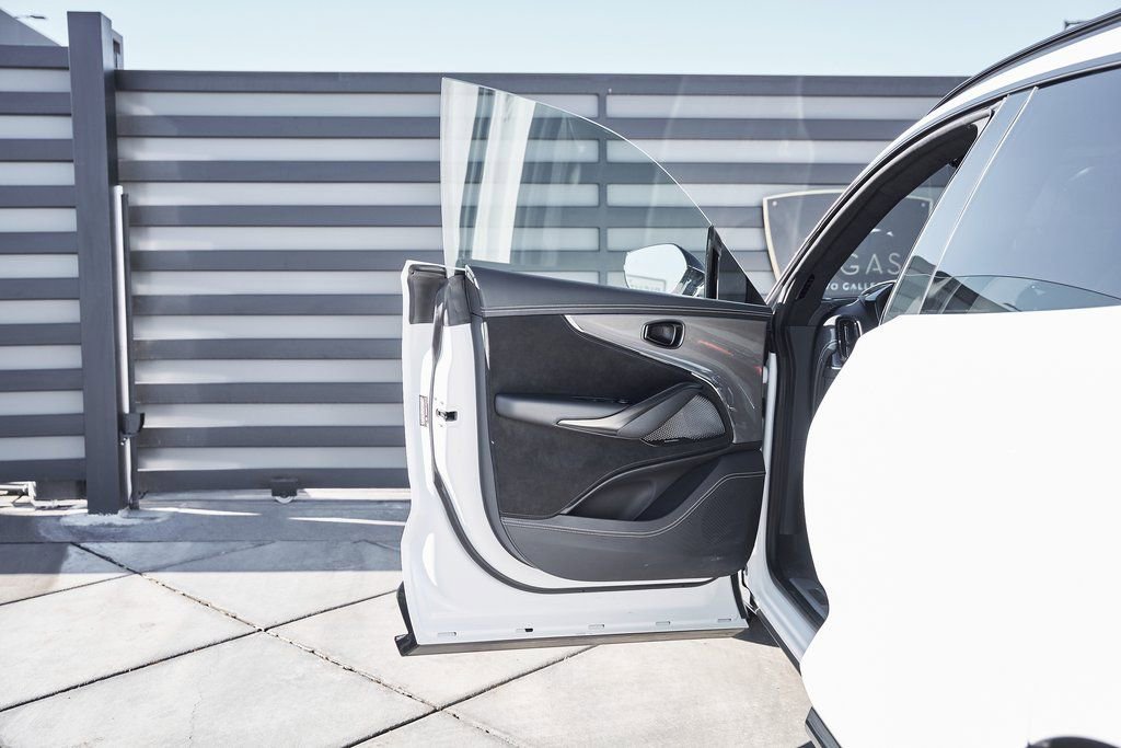 Used 2025 Aston Martin DBX 707 image 31