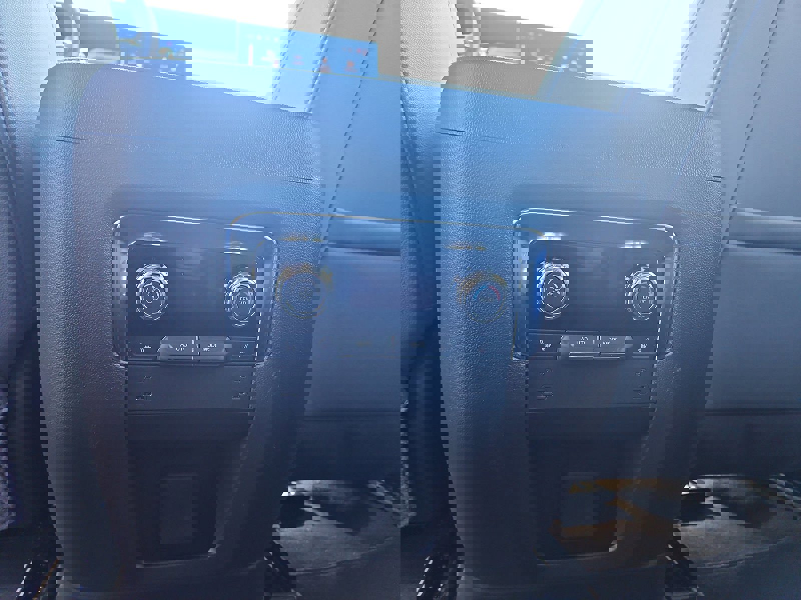 Used 2025 GMC Yukon Elevation image 20