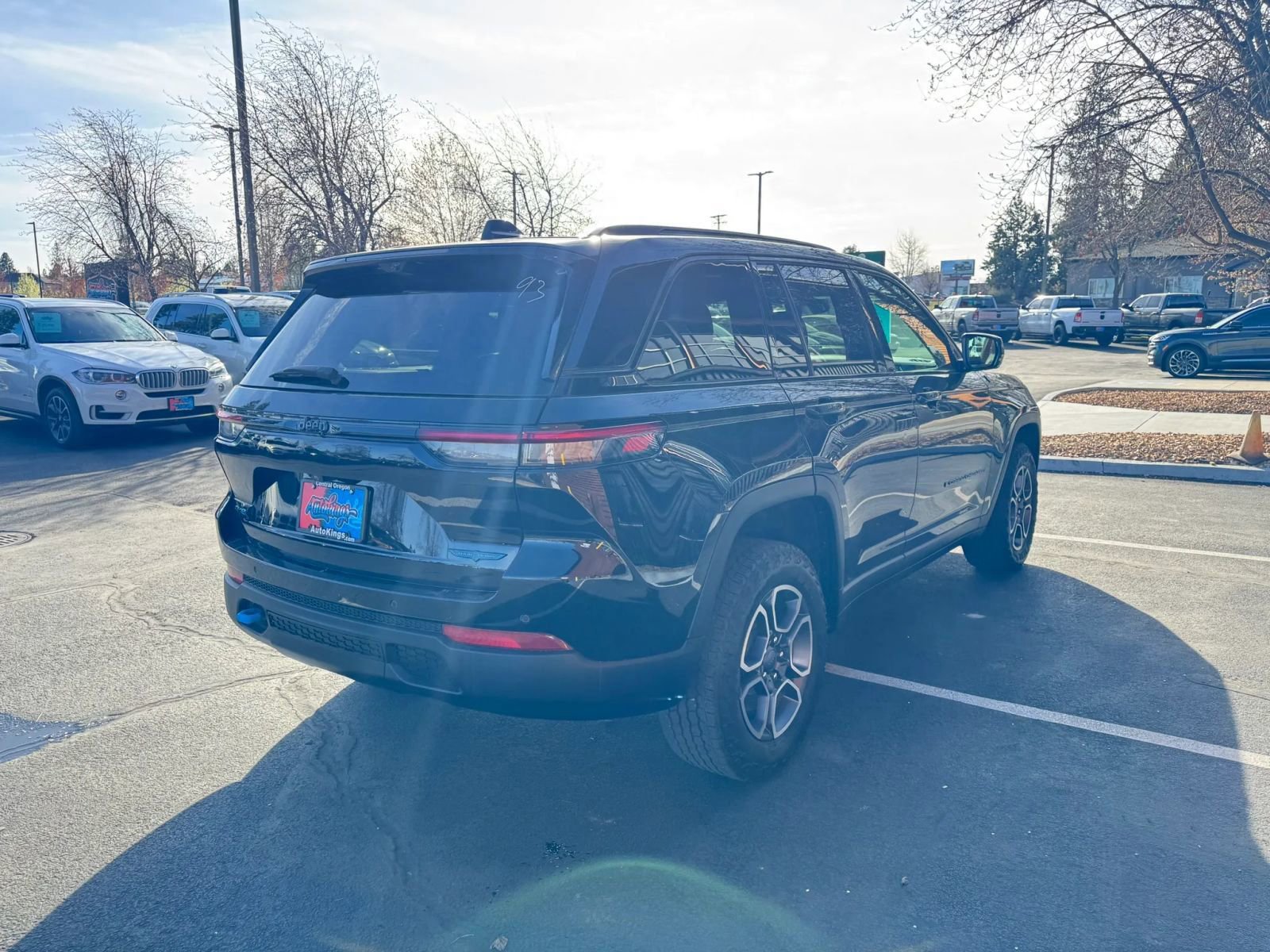 Used 2022 Jeep Grand Cherokee Trailhawk w/ Advanced Protech Group II AWD/4WD image 5