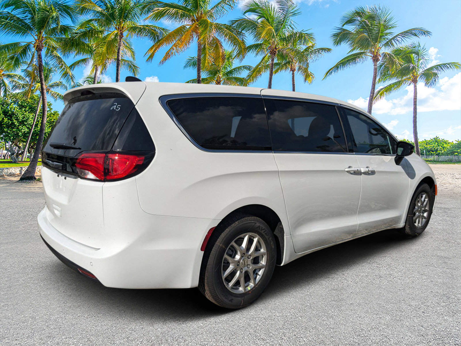 New 2025 Chrysler Voyager LX image 4