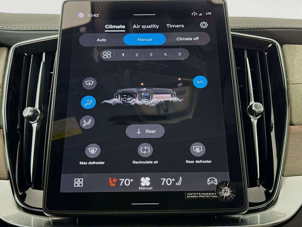 New 2026 Volvo XC90 B6 Plus w/ Protection Package Premier image 15
