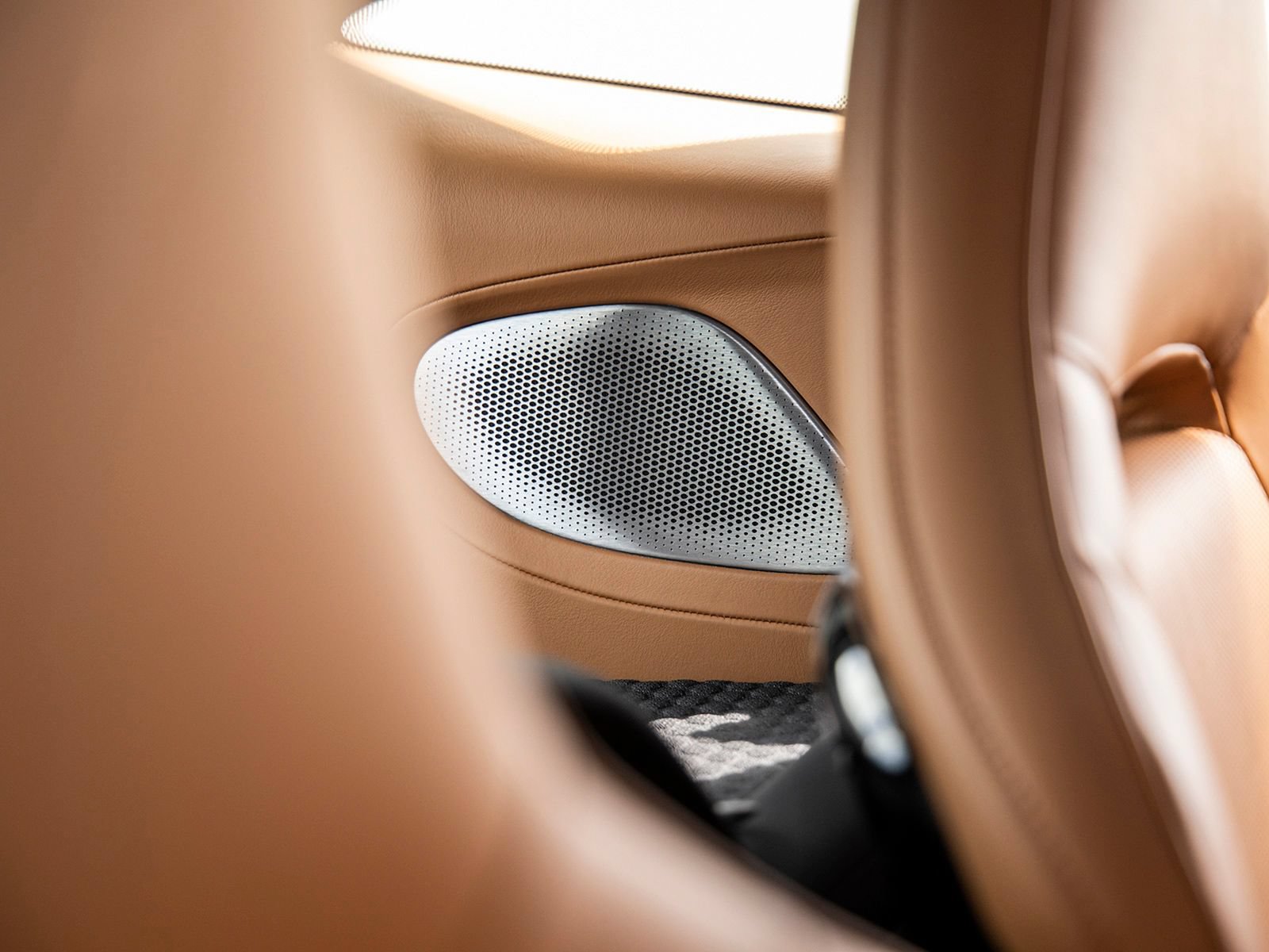 Used 2023 McLaren GT RWD image 46