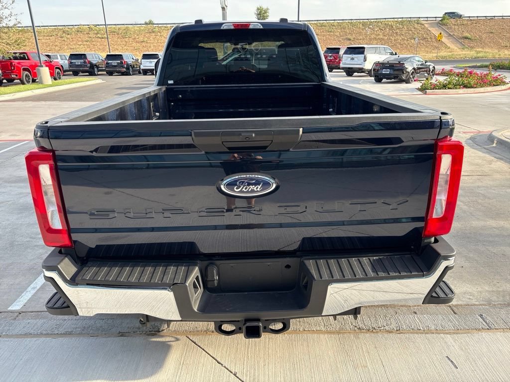 Used 2024 Ford F350 XLT AWD/4WD image 4