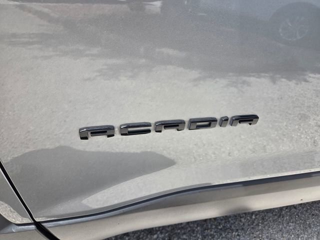 Used 2023 GMC Acadia SLT w/ Elevation Edition FWD image 3