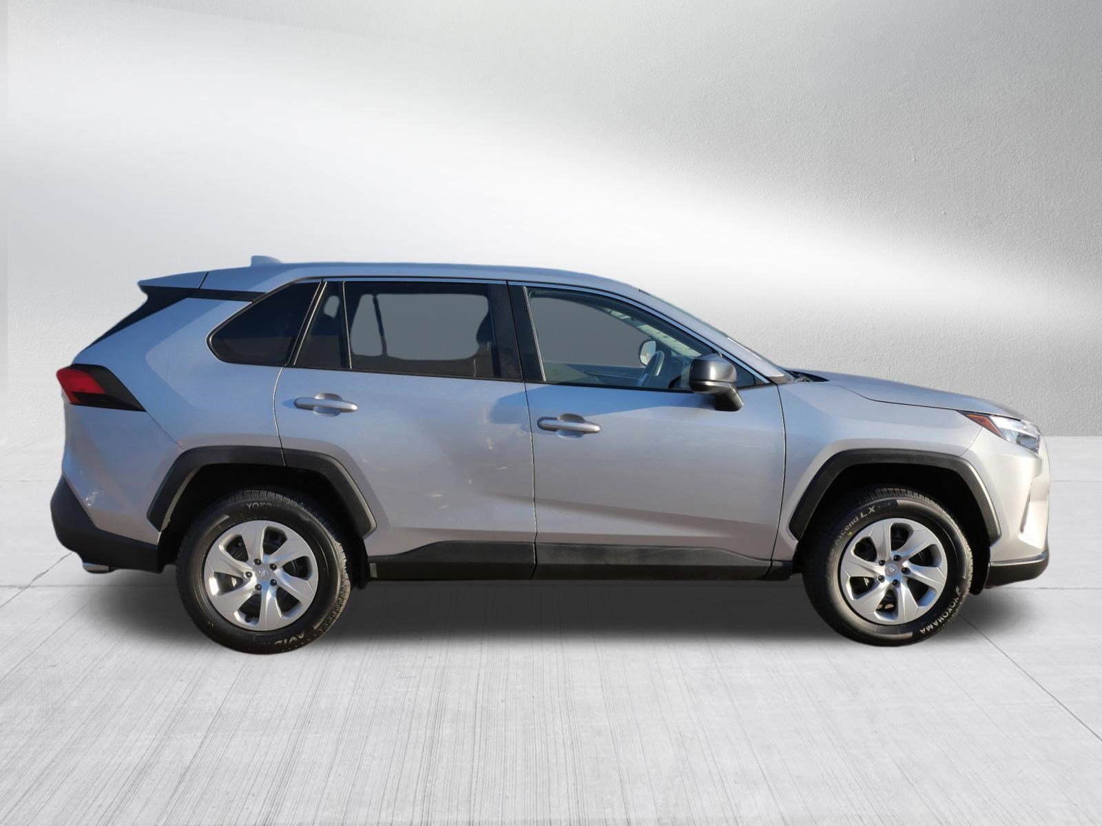 Certified 2023 Toyota RAV4 LE AWD/4WD image 9