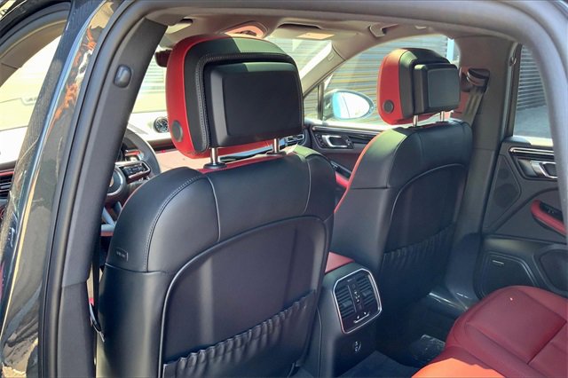 New 2026 Porsche Macan image 26