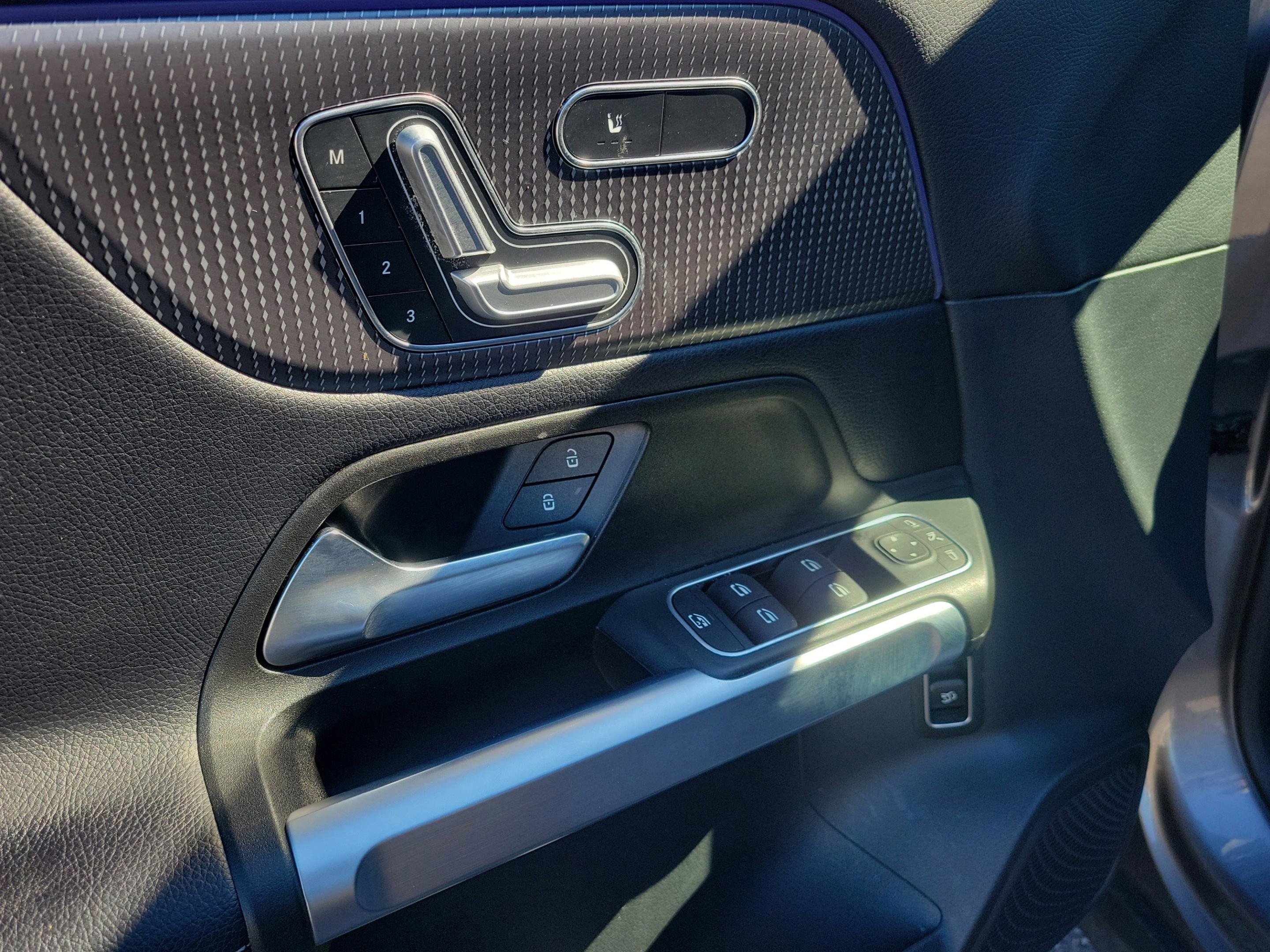 Certified 2021 Mercedes-Benz GLB 250 4MATIC image 15