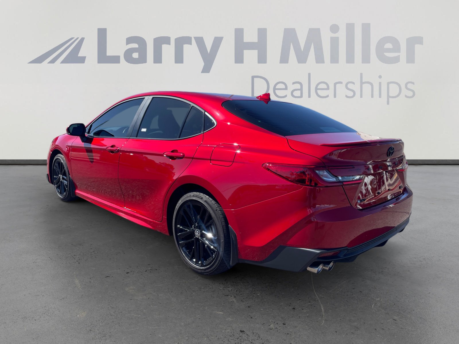 Used 2026 Toyota Camry SE w/ Convenience Package FWD image 3