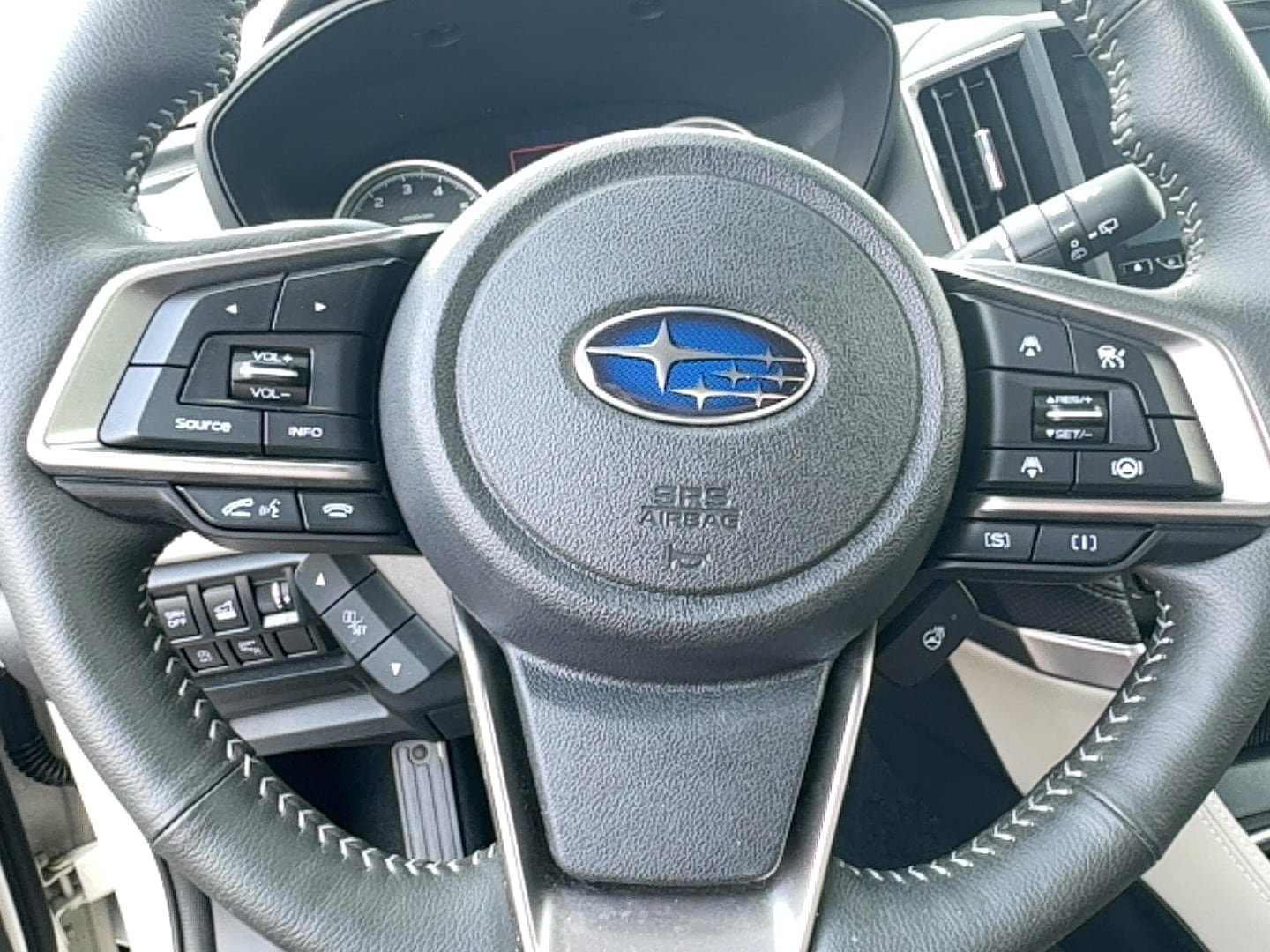 Used 2023 Subaru Forester Limited AWD/4WD image 8