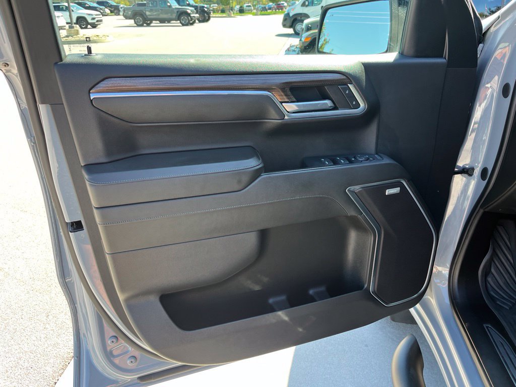 Used 2024 Chevrolet Silverado 1500 RST AWD/4WD image 6