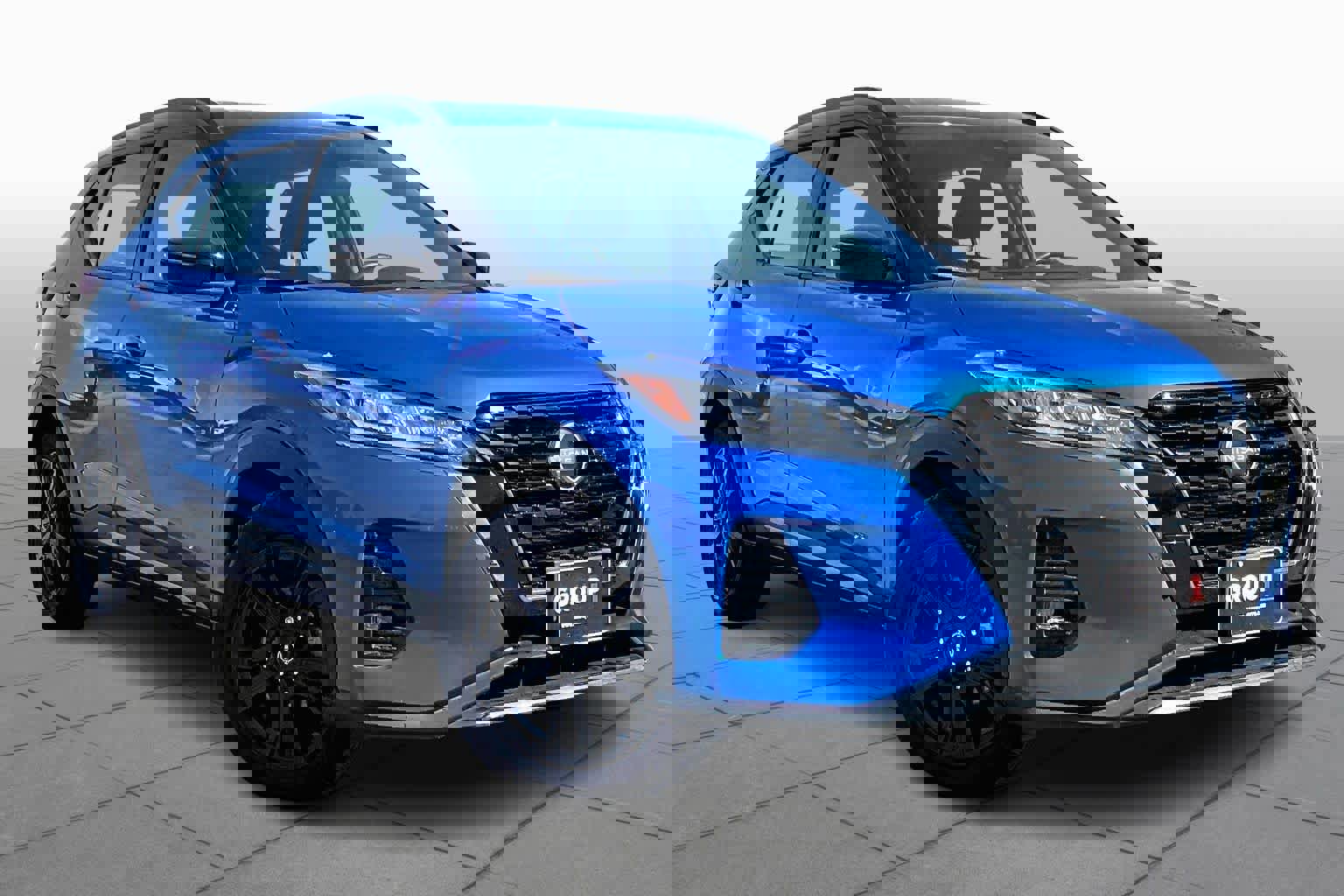 Used 2023 Nissan Kicks SR image 3