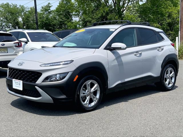Used 2023 Hyundai Kona SEL AWD/4WD image 2