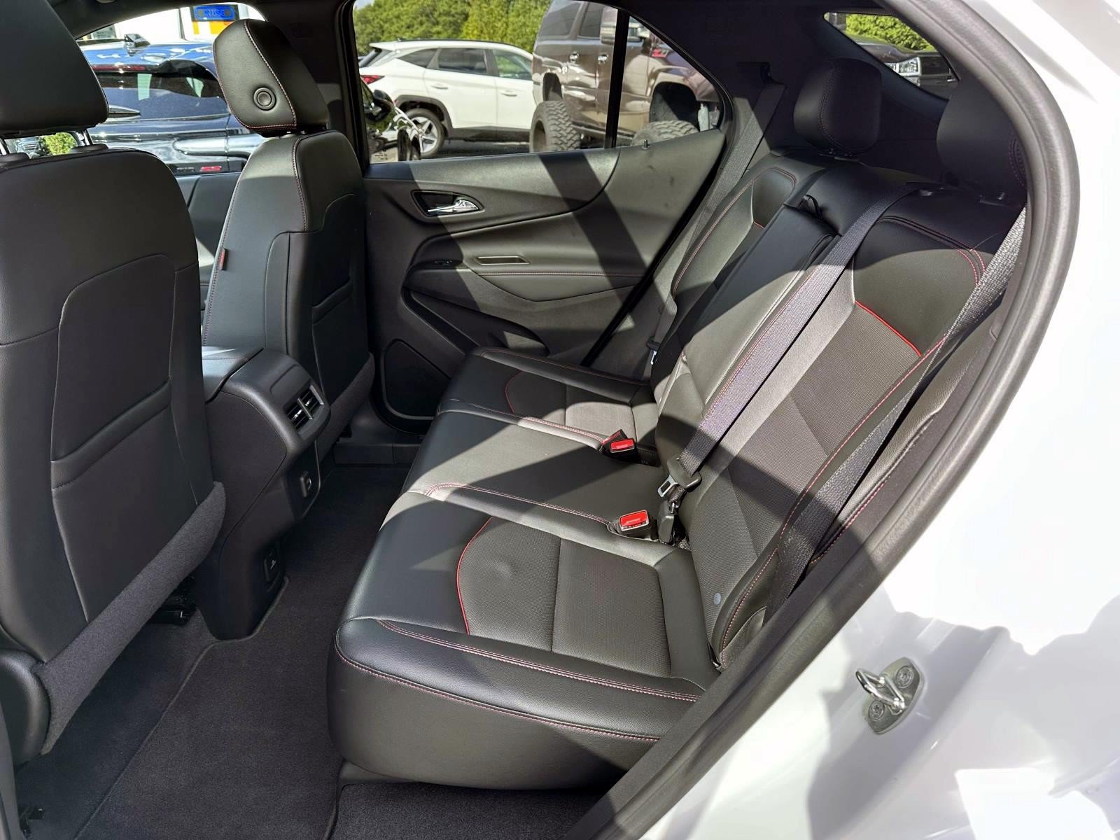 Used 2024 Chevrolet Equinox RS w/ RS Leather Package AWD/4WD image 13