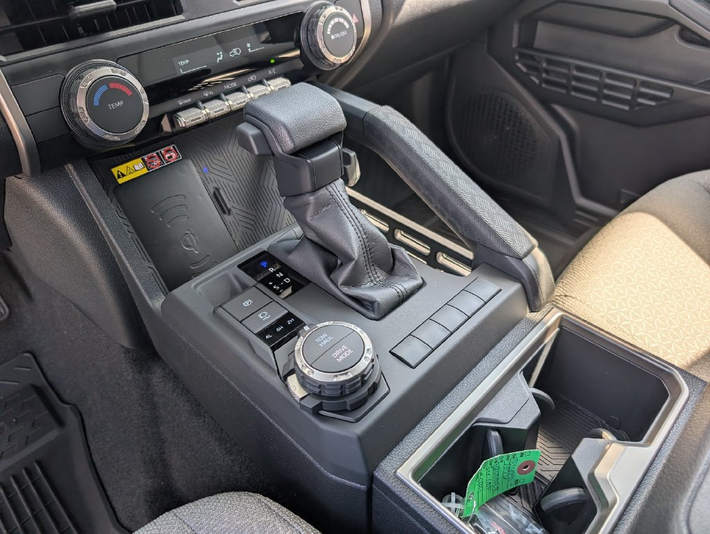 New 2026 Toyota 4Runner SR5 AWD/4WD image 19