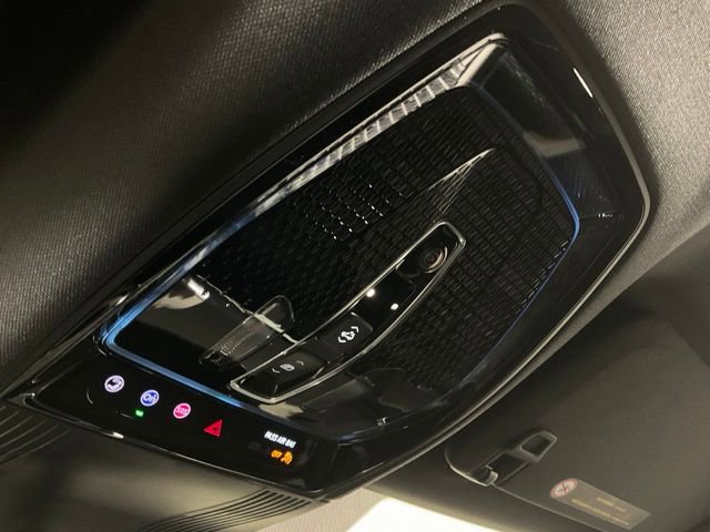 New 2026 Cadillac Vistiq Sport w/ LPO, Floor Liner Package image 21