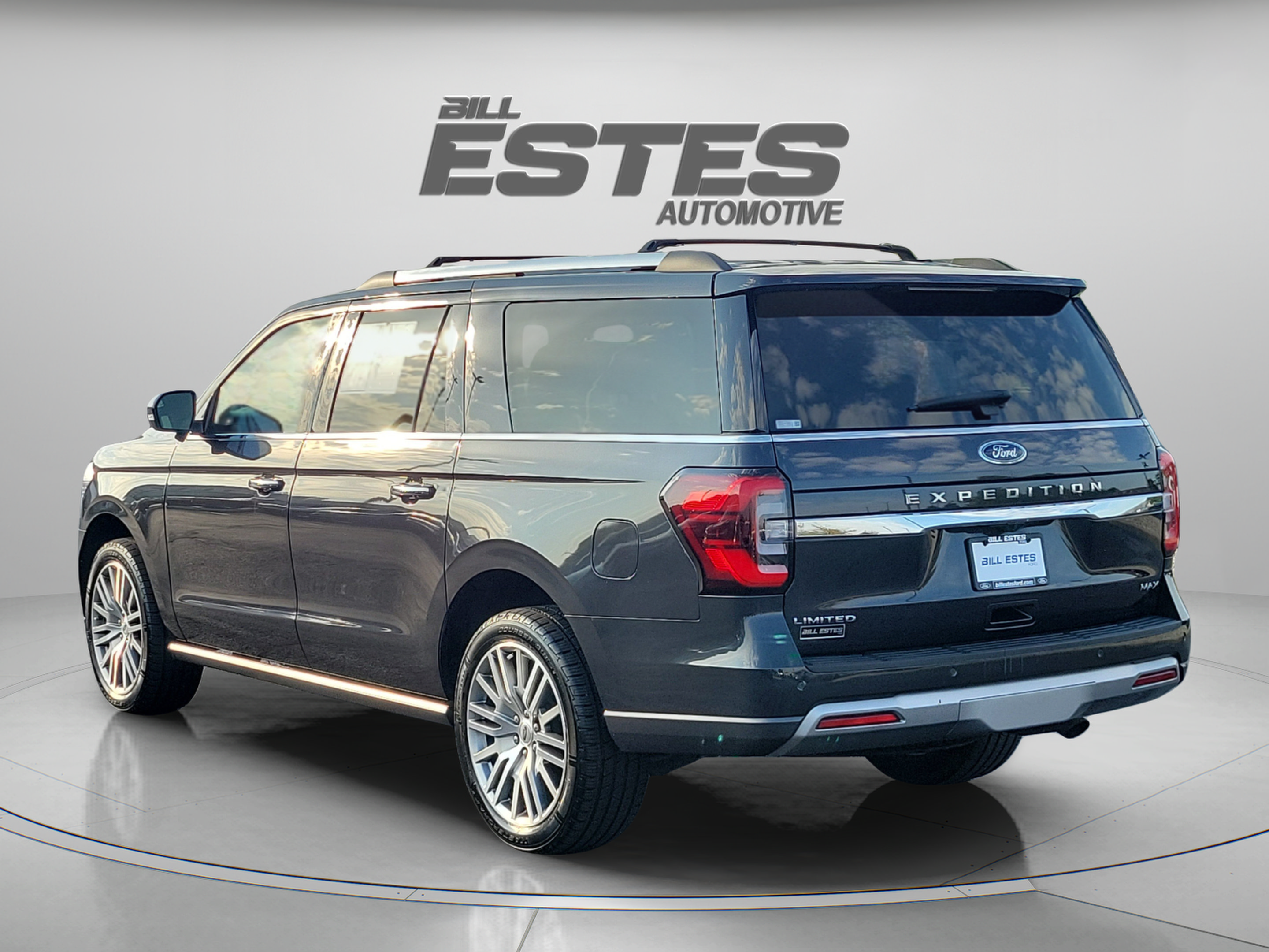 Used 2022 Ford Expedition Max Limited AWD/4WD image 2