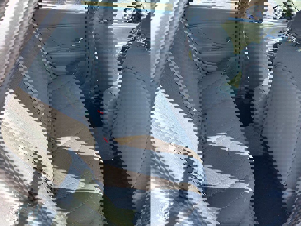 Used 2024 Hyundai Elantra SE image 20