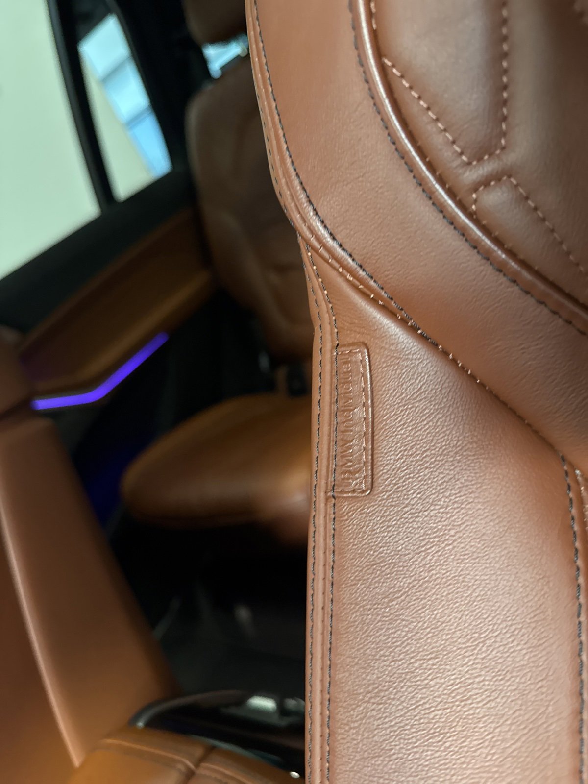 Used 2023 BMW X7 xDrive40i w/ M Sport Package image 9