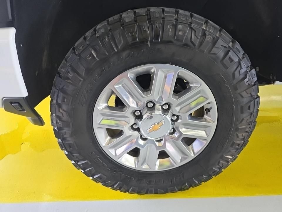 Used 2024 Chevrolet Silverado 2500 High Country AWD/4WD image 7