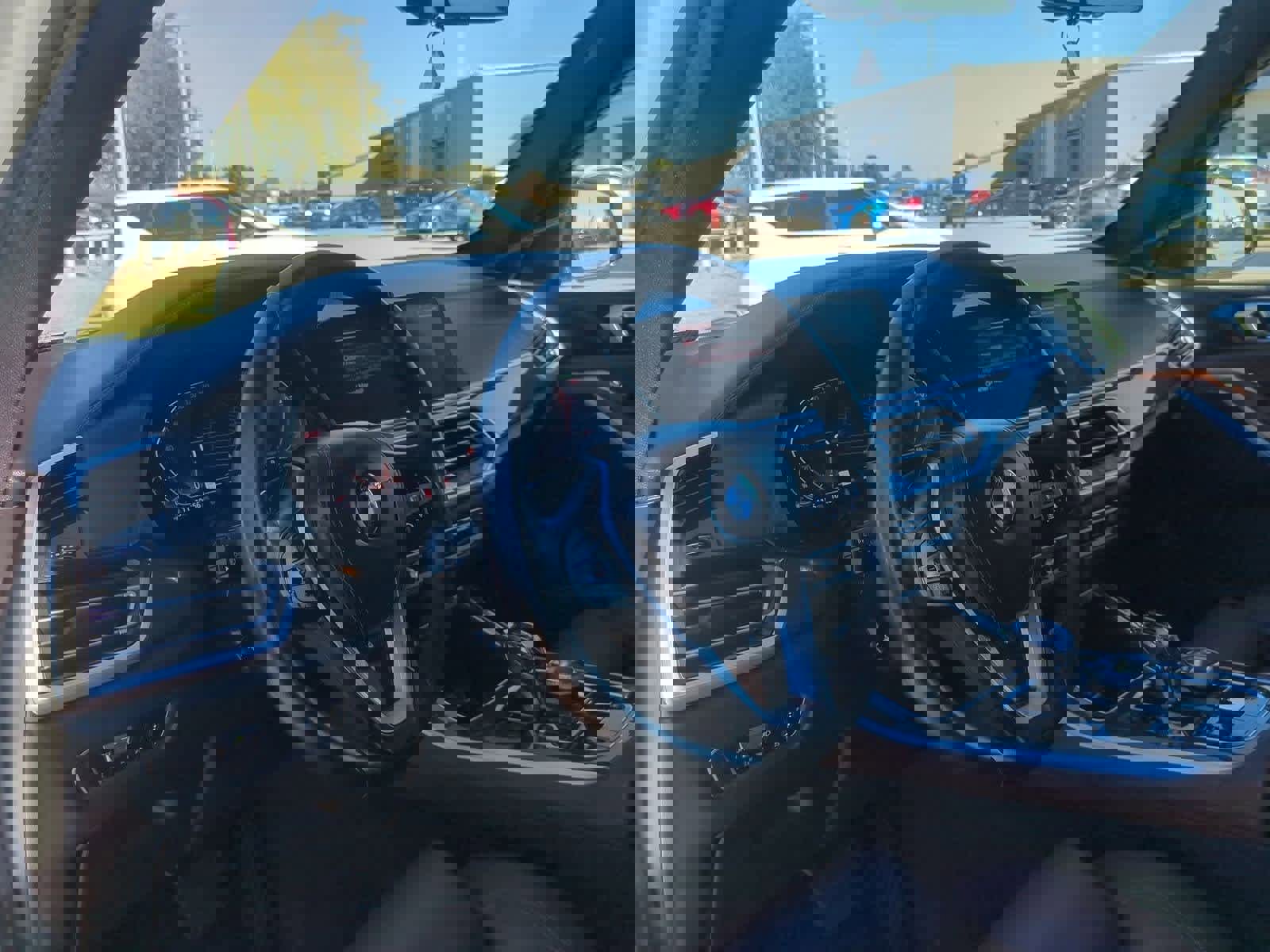 Used 2022 BMW X5 xDrive40i w/ Premium Package image 2