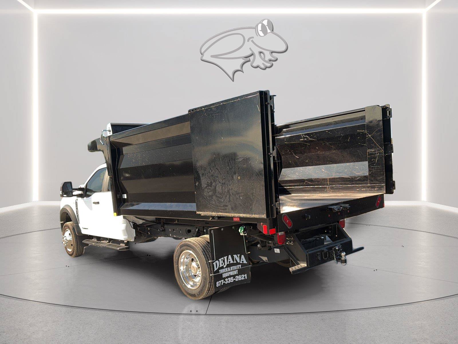 Used 2024 Ford F550 4x4 SuperCab Super Duty image 3