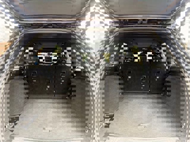 Used 2022 Jeep Grand Cherokee Overland w/ Luxury Tech Group IV image 7