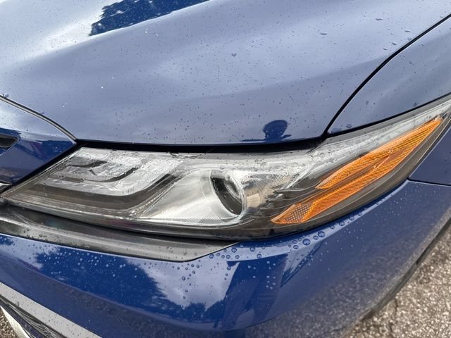 Used 2023 Toyota Camry XSE FWD image 9