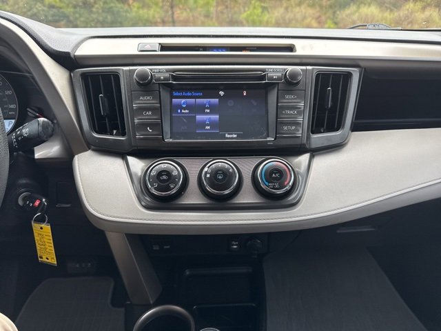 Used 2015 Toyota RAV4 LE image 20