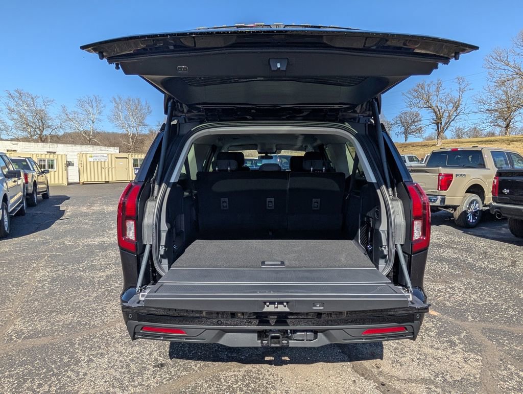 Used 2026 Ford Expedition Max Active RWD image 13