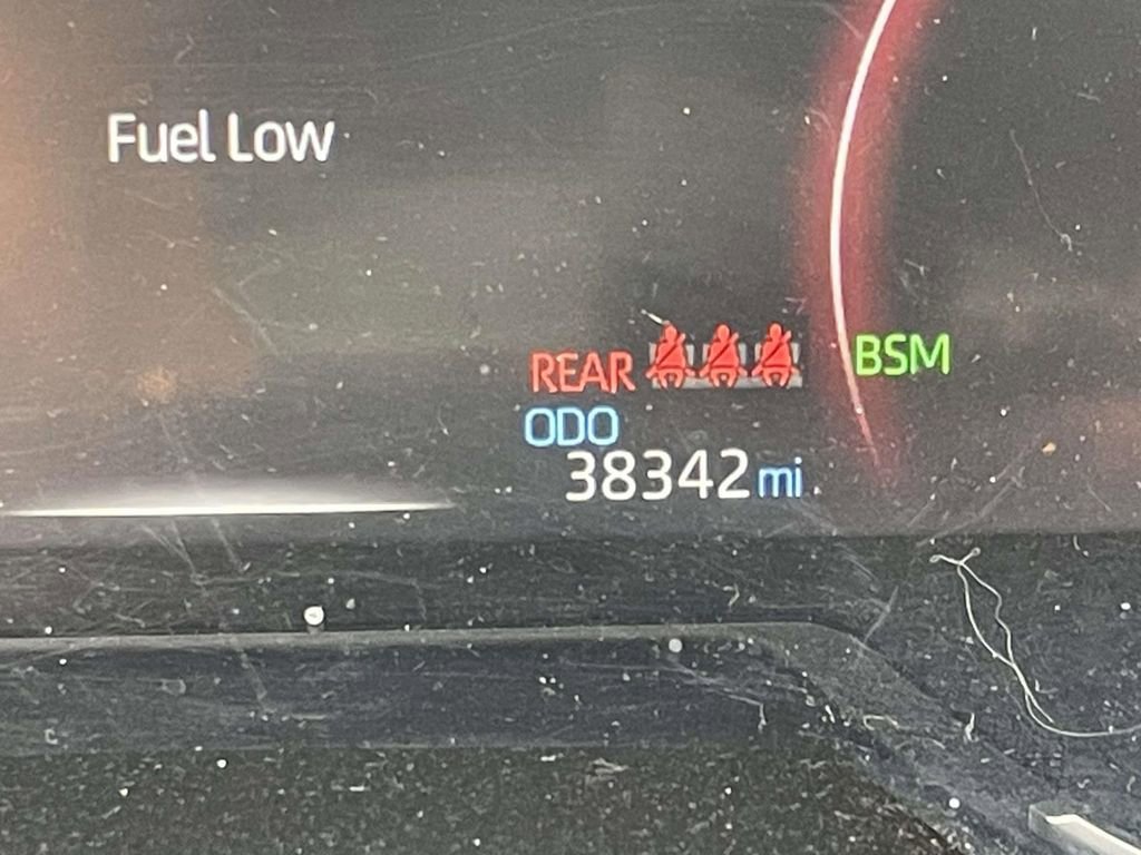 Used 2023 Toyota RAV4 XLE Premium image 39