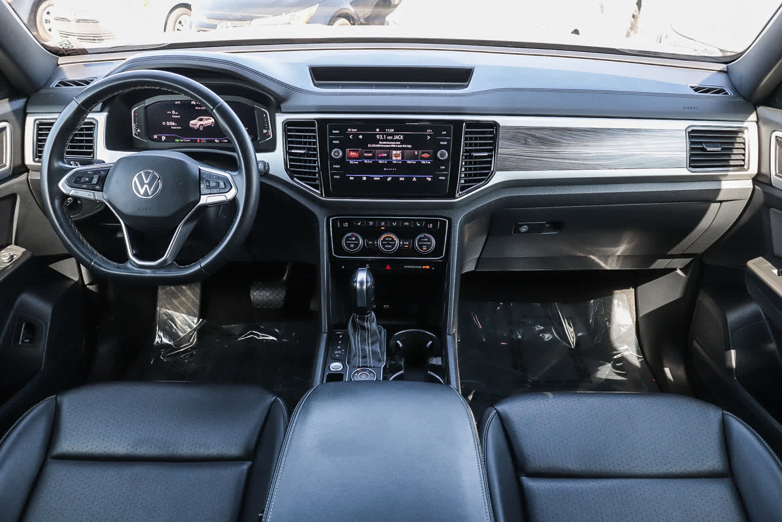 Used 2022 Volkswagen Atlas Cross Sport SE image 11