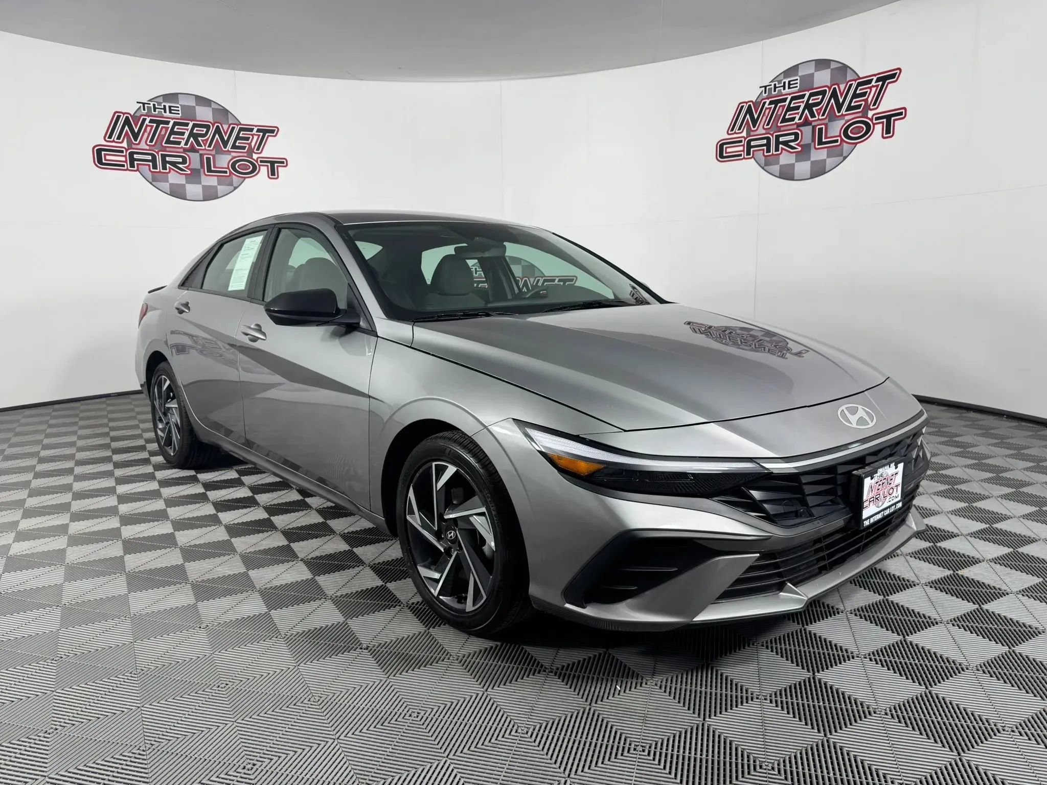 Used 2025 Hyundai Elantra Sport FWD image 9