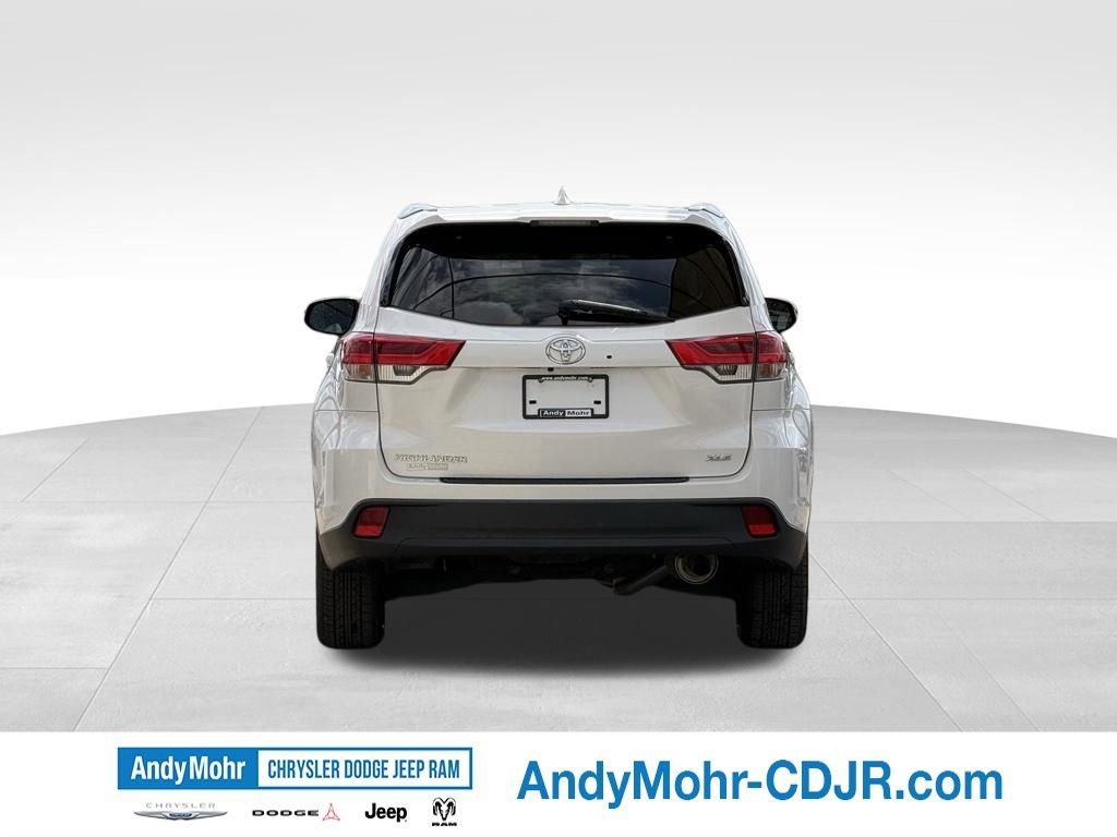Used 2018 Toyota Highlander XLE image 6