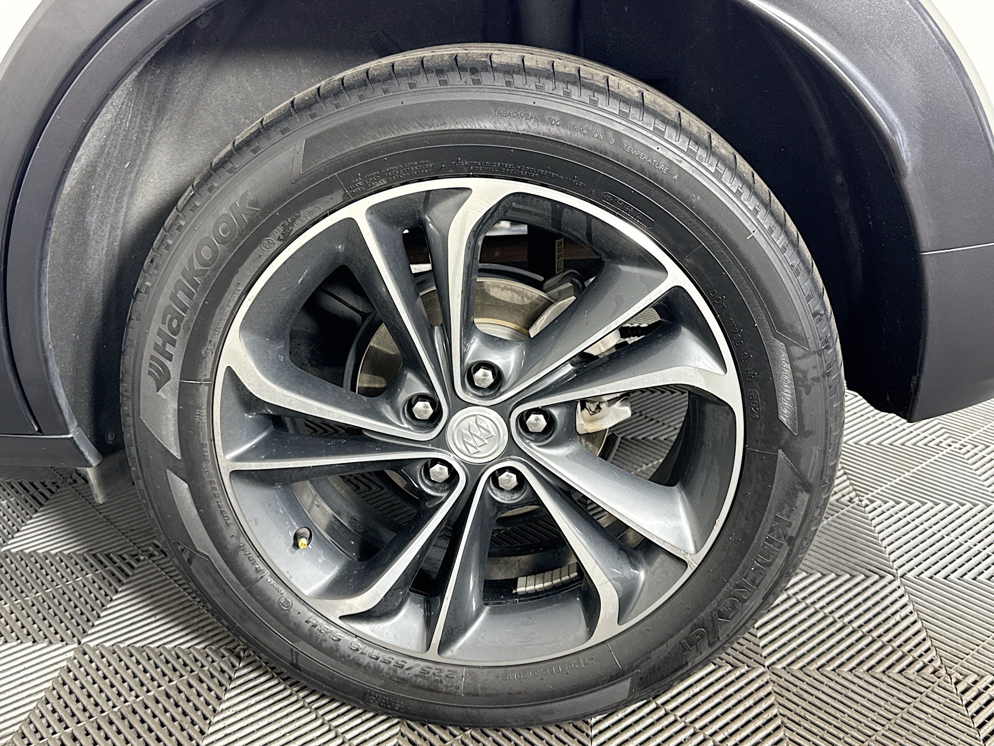 Used 2022 Buick Encore GX Essence FWD image 64
