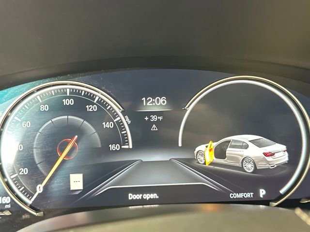 Used 2017 BMW 750i xDrive image 18