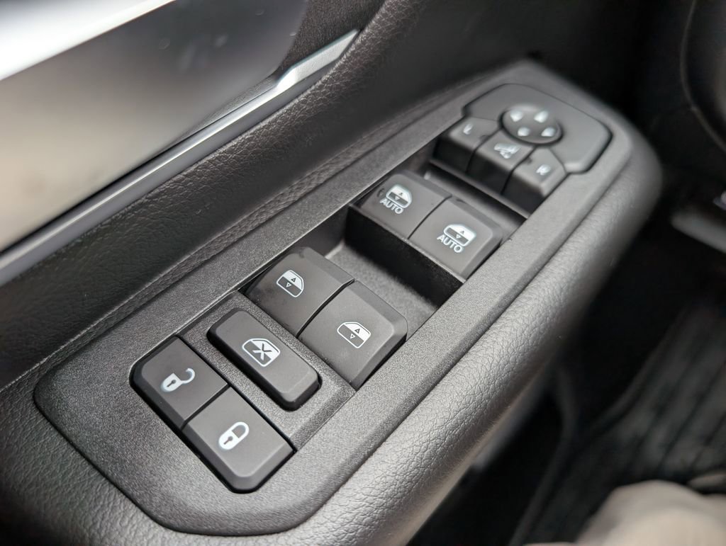 New 2026 RAM 1500 4x4 Crew Cab image 39