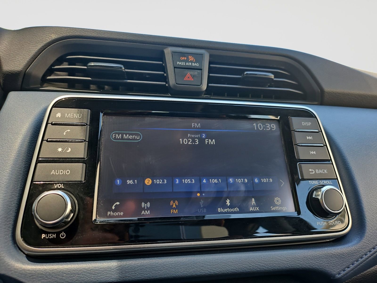 Used 2025 Nissan Versa SV FWD image 21
