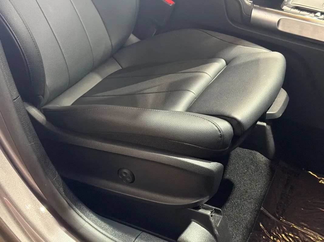 Used 2022 Mercedes-Benz GLB 250 4MATIC image 77