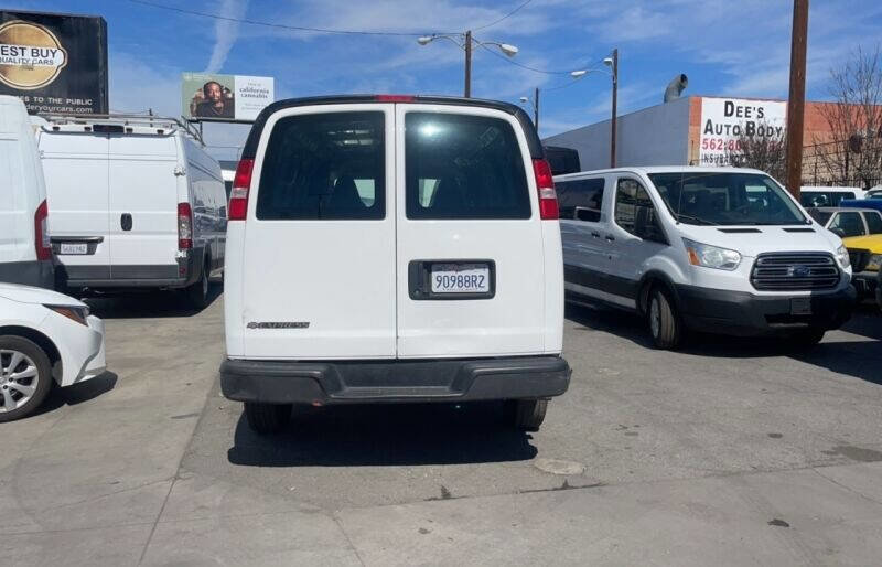 Used 2019 Chevrolet Express 2500 Extended w/ Driver Convenience Package image 4
