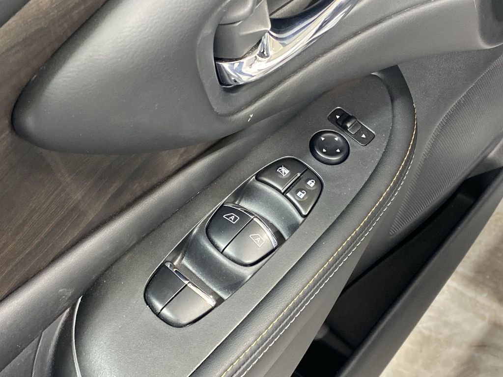 Used 2023 Nissan Murano Platinum w/ Cargo Package image 15