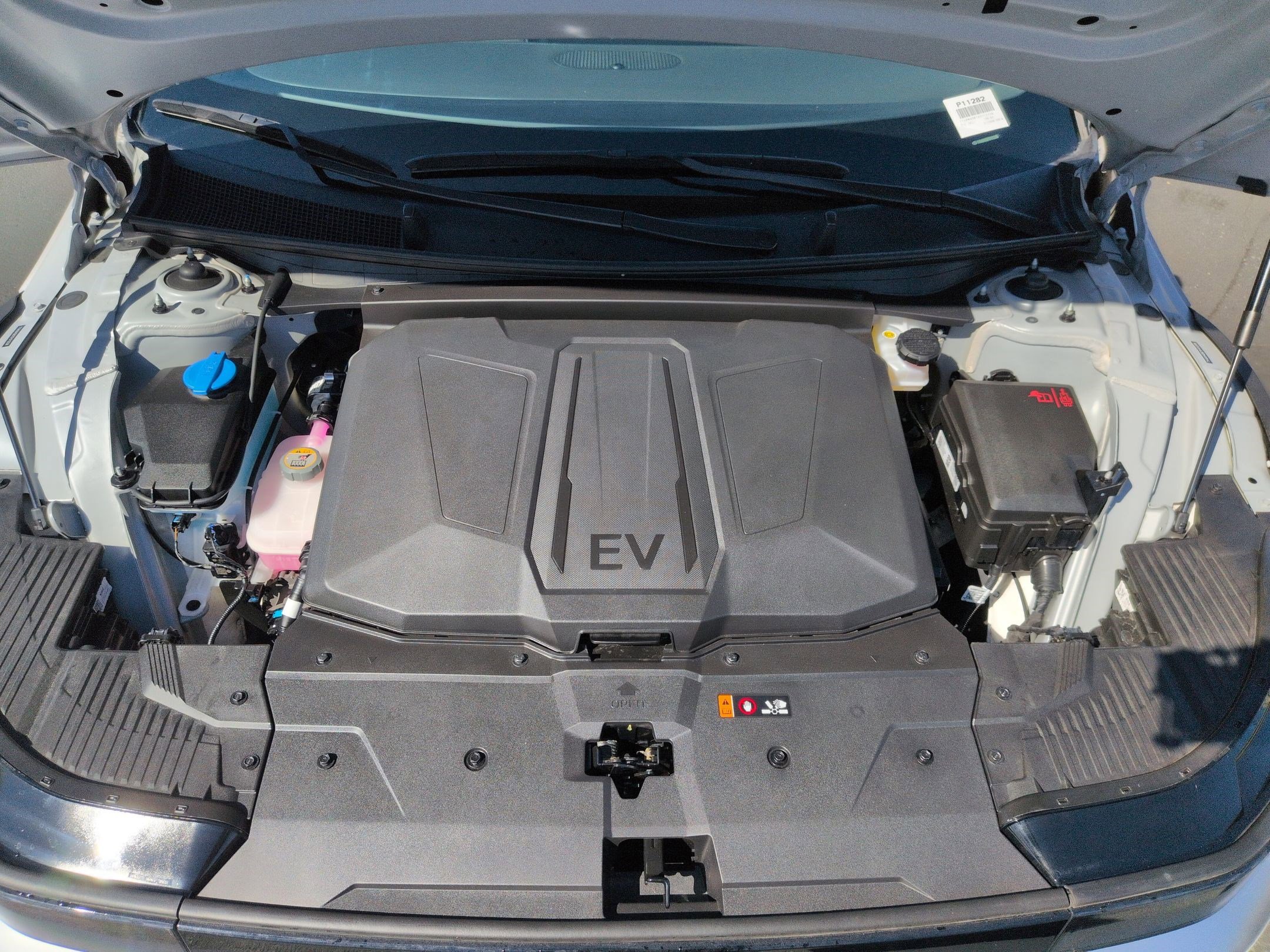 Used 2025 Hyundai Ioniq 5 SE RWD image 33