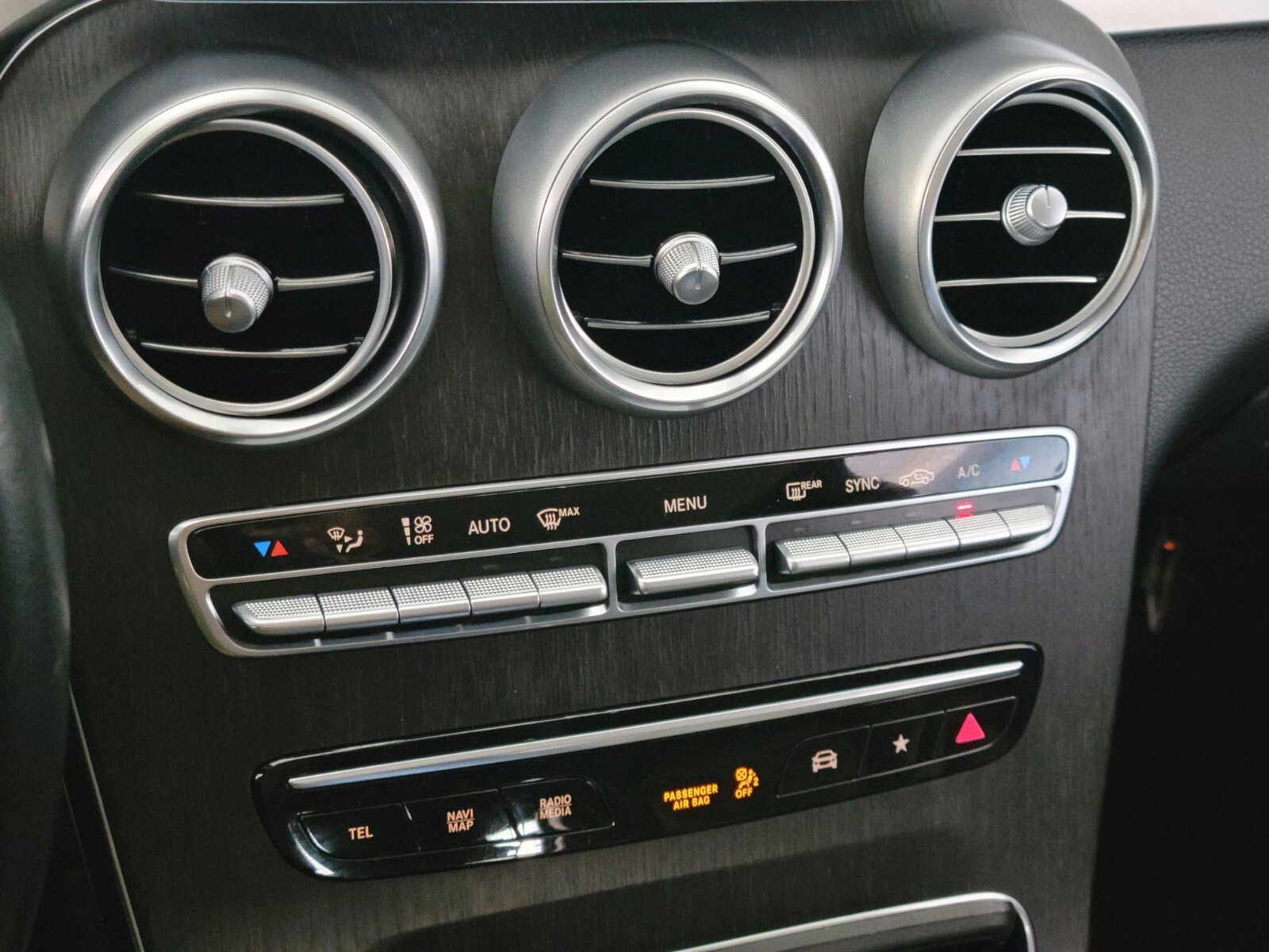 Used 2021 Mercedes-Benz GLC 300 image 23