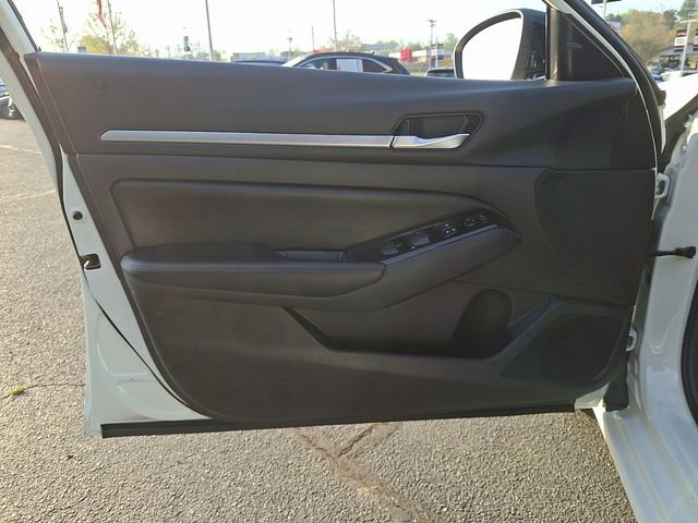 Used 2024 Nissan Altima 2.5 SR image 12