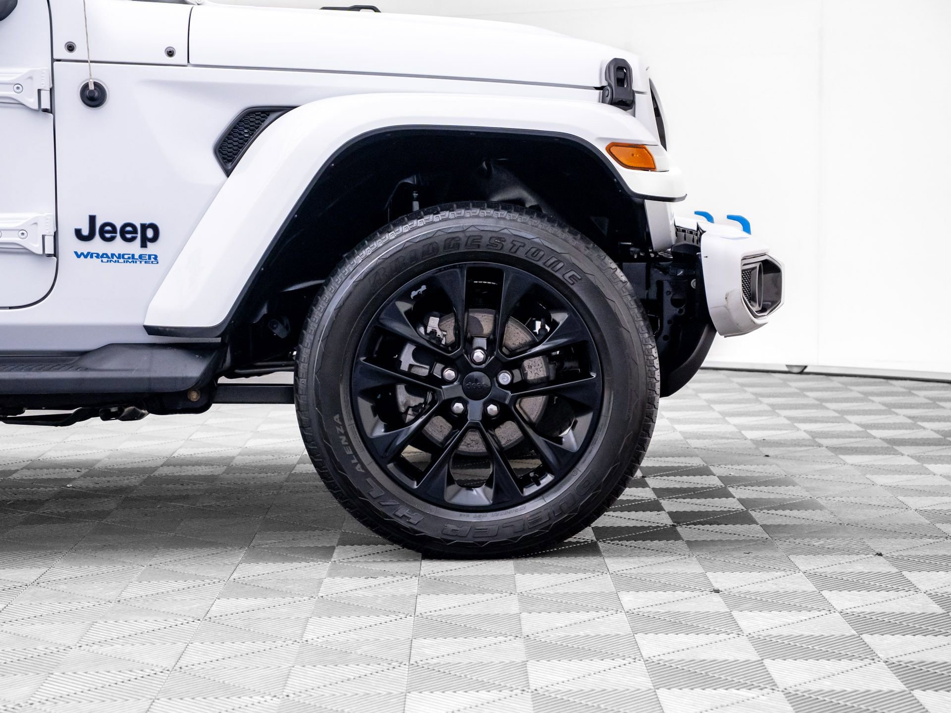 Used 2021 Jeep Wrangler Unlimited Sahara image 35