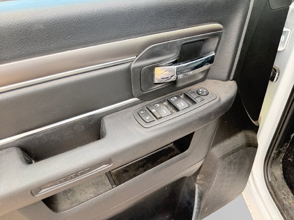 Used 2024 RAM 1500 Warlock AWD/4WD image 19
