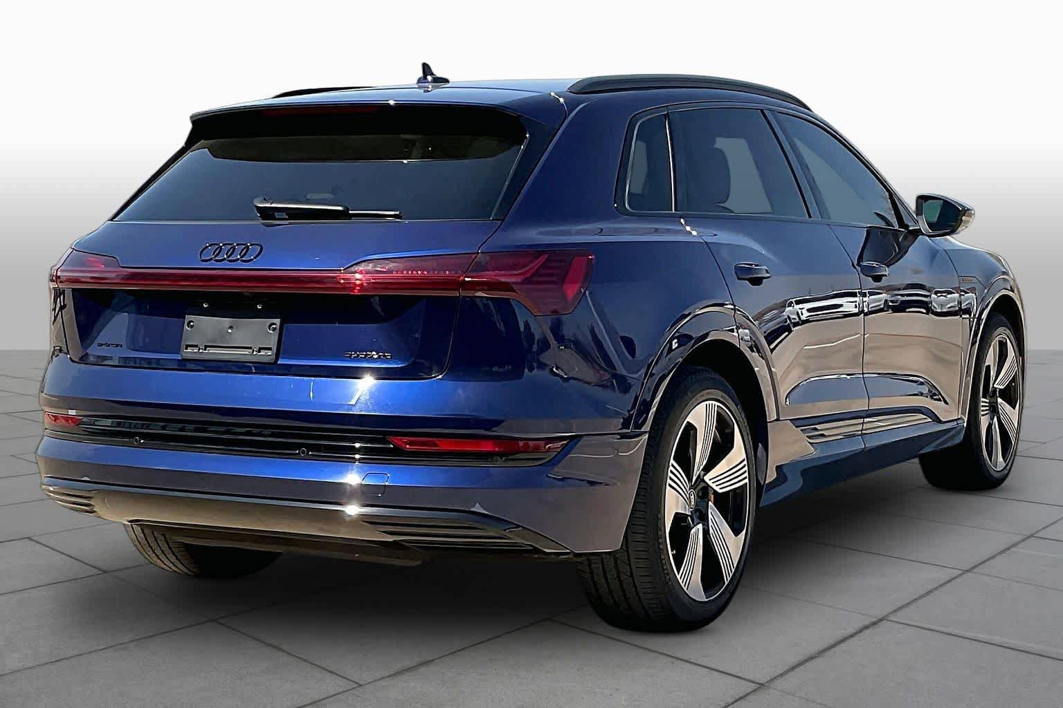 Used 2023 Audi e-tron Premium Plus w/ Premium Plus Package image 12